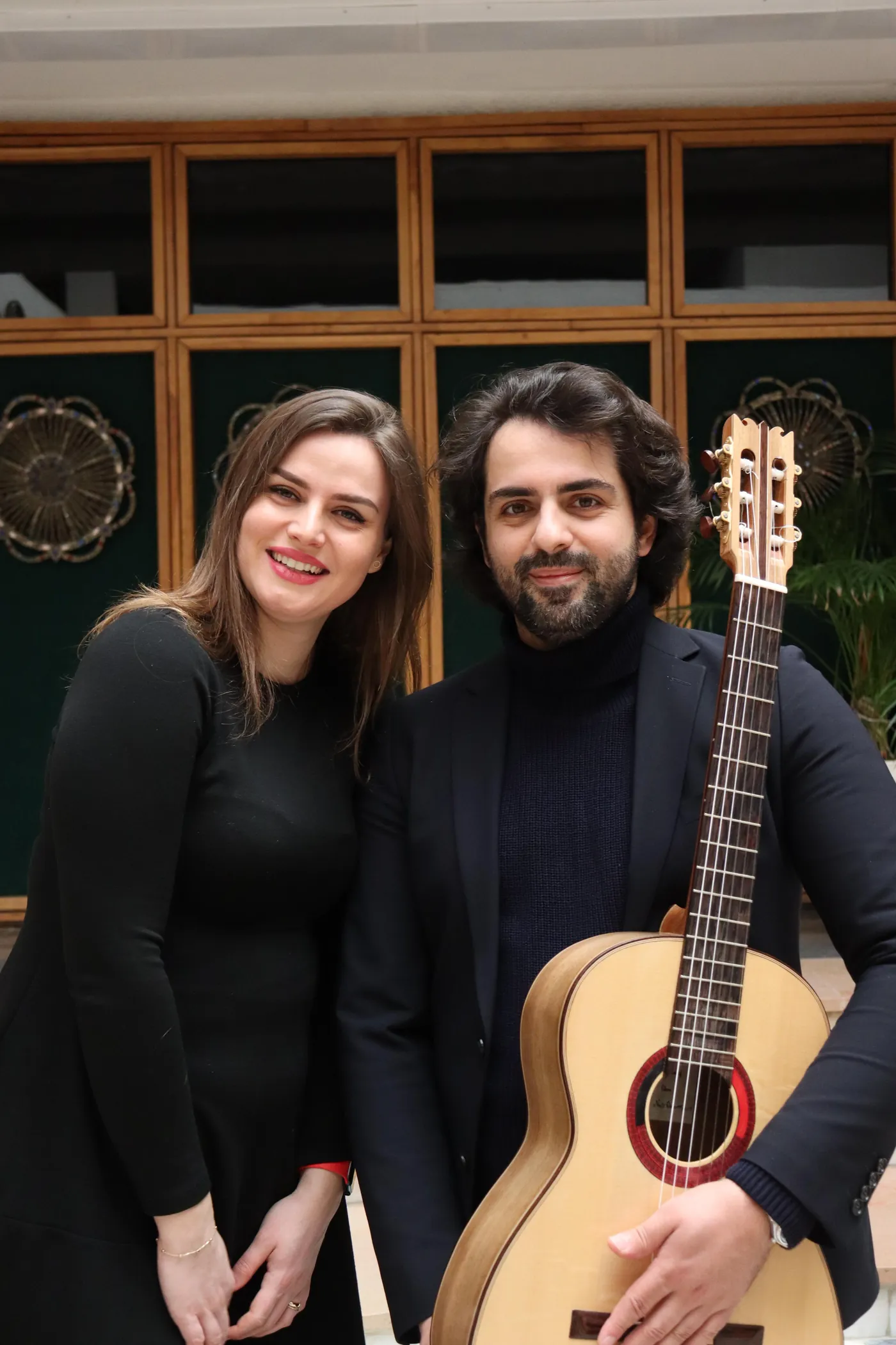 Vendim Thaqi – Konzertauftritt mit Gitarre